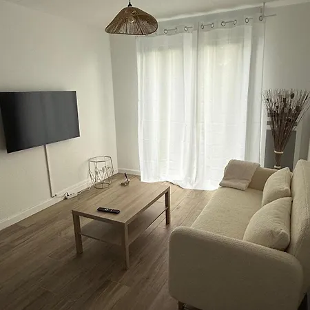 Le Cosy Parking Gratuit Piscine Terrain De Tennis Appartement