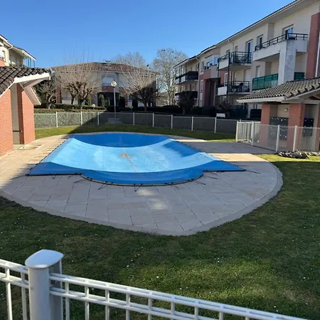 Appartamento Le Cosy Parking Gratuit Piscine Terrain De Tennis Castelginest